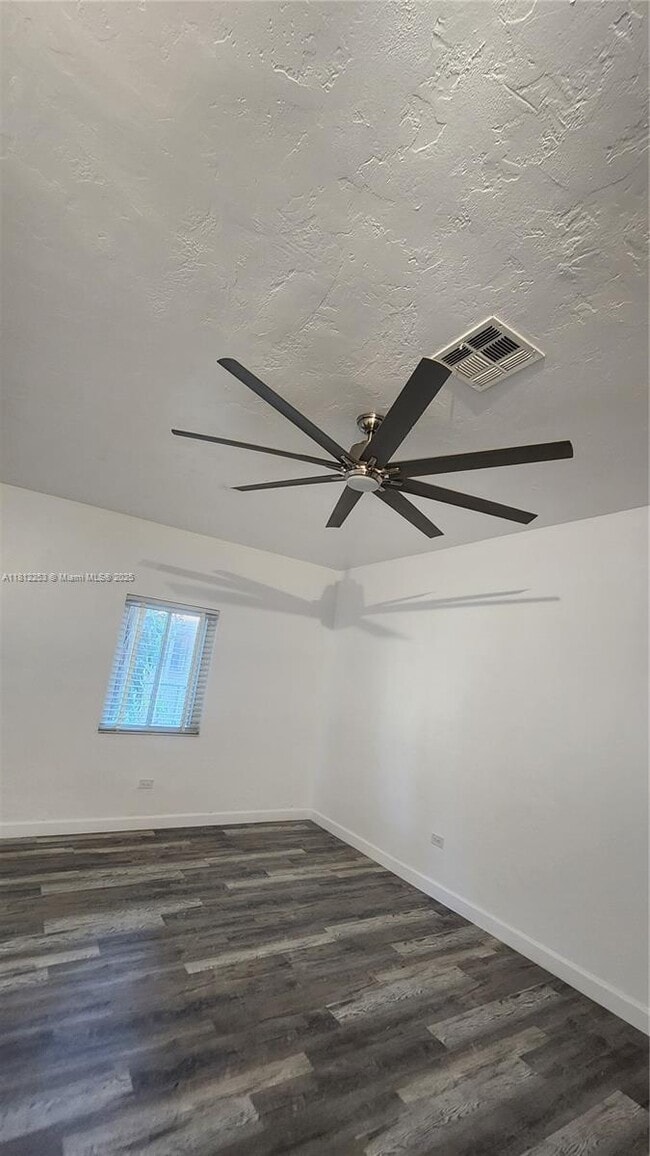 Foto del edificio - 2174 NE 182nd St