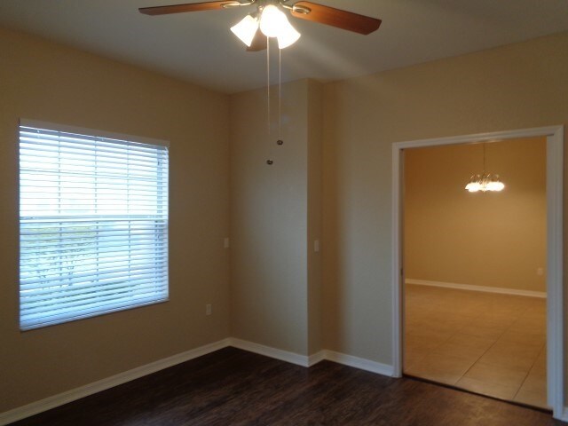 Foto del edificio - 5745 Woodruff Way