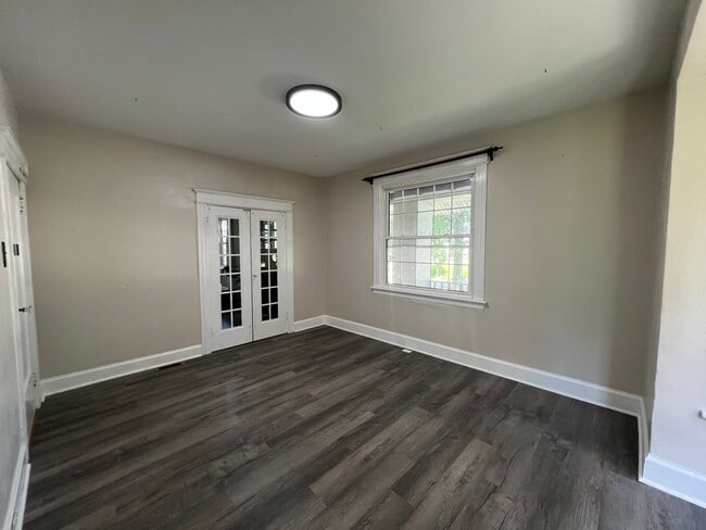Leisure room - 8242 Buchanan Ave