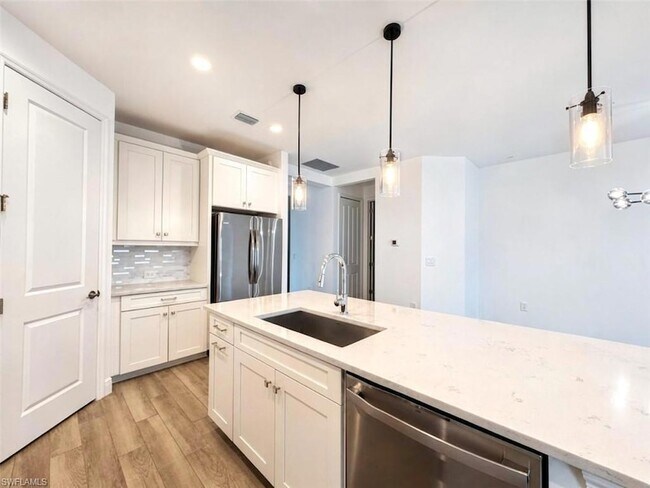 Foto del edificio - 2295 Marquesa Cir