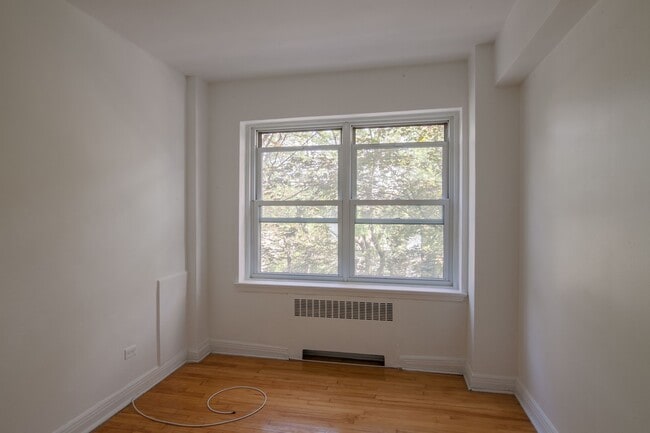 Photo du bâtiment - 10 Av. Rosemount