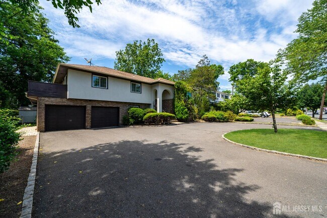 Foto del edificio - 828 Mountain Ave