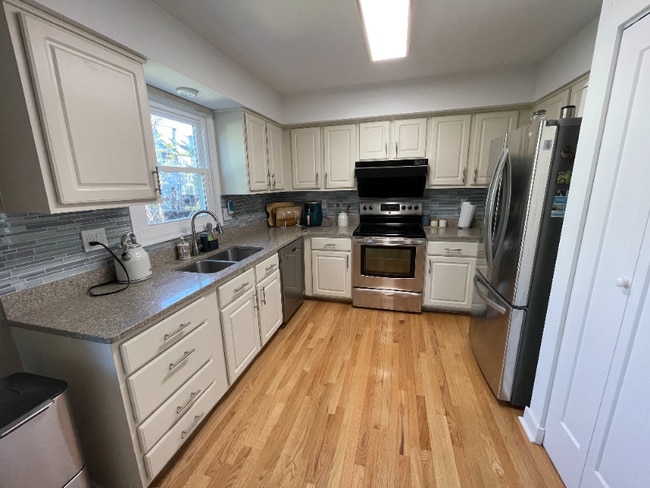 Building Photo - 10638 Sawdust Cir