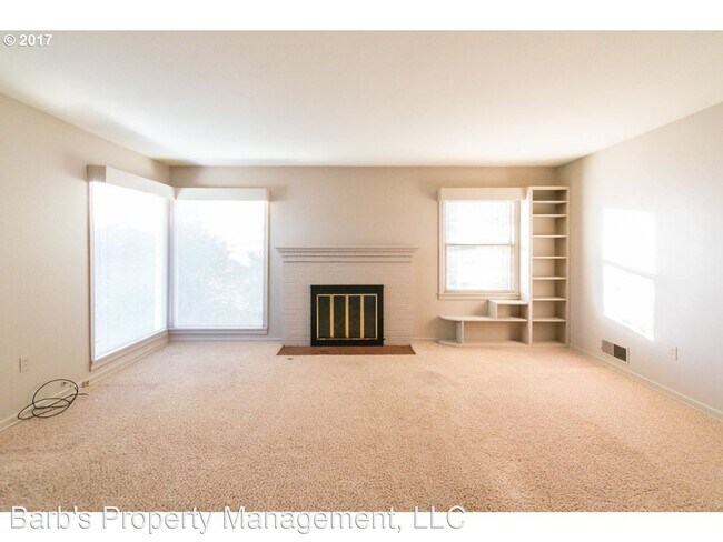 Building Photo - 2 br, 1 bath House - 329 W. Maple St.