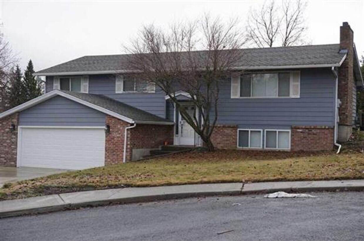 Foto principal - 906 Summit Dr