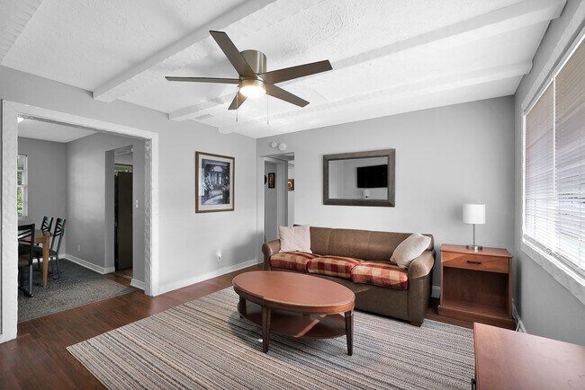 Foto del edificio - 3678 Jammes Rd
