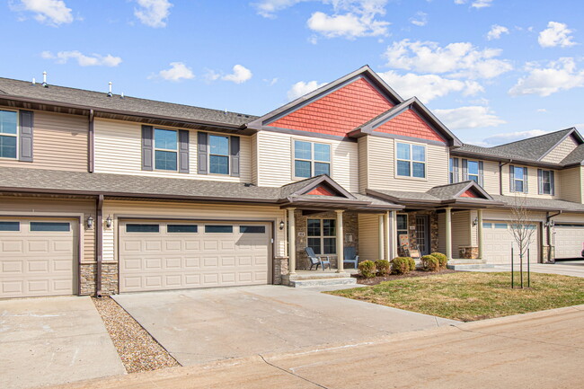 Foto del edificio - 414 Churchill Dr