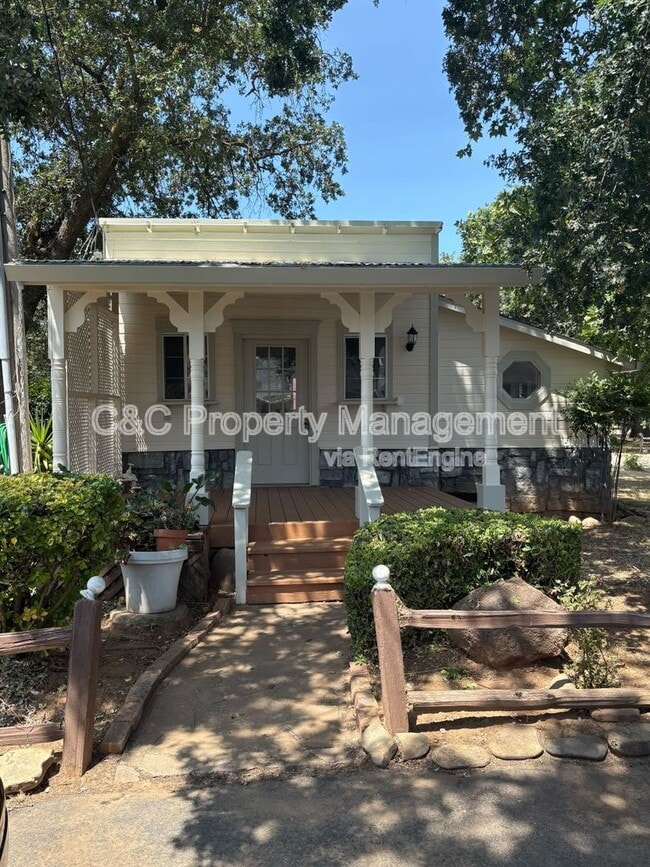 Building Photo - 10036 Van Ruiten Ln