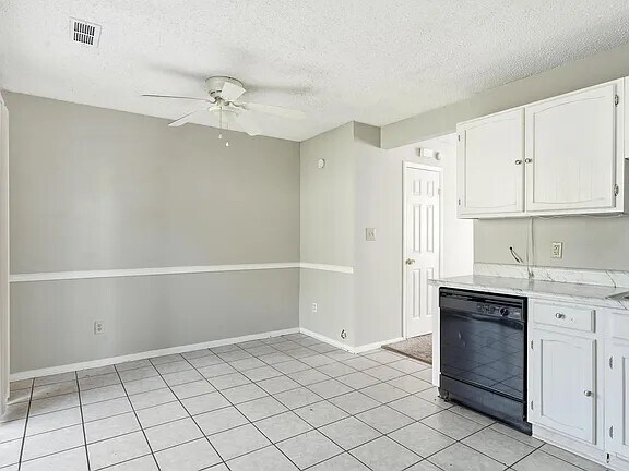 Foto del edificio - 1935 Springlake Ct