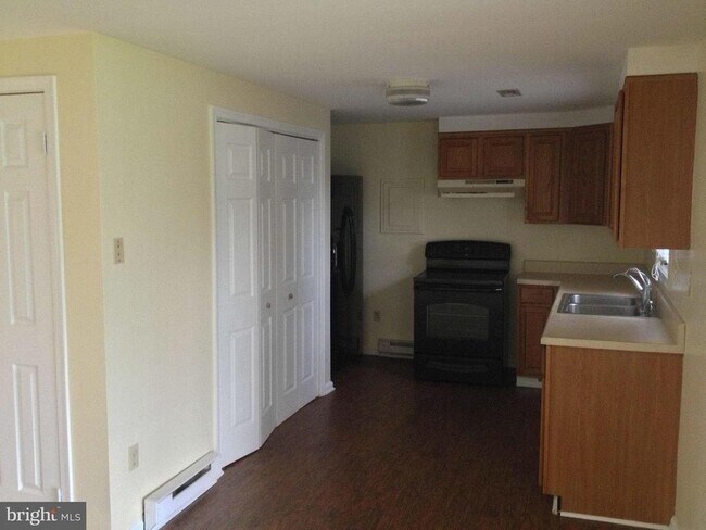 Foto del edificio - 106 Green Park Ct
