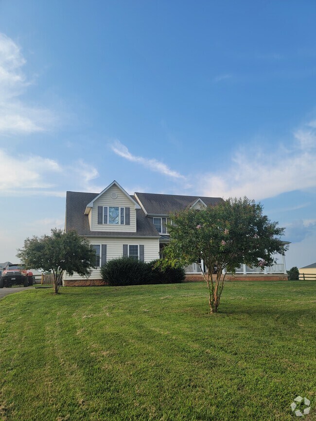 Cedar Knoll Estates Pet Friendly Apartments for Rent Nokesville, VA