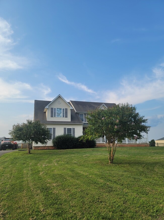 Building Photo - 10850 Misty Creek Ct