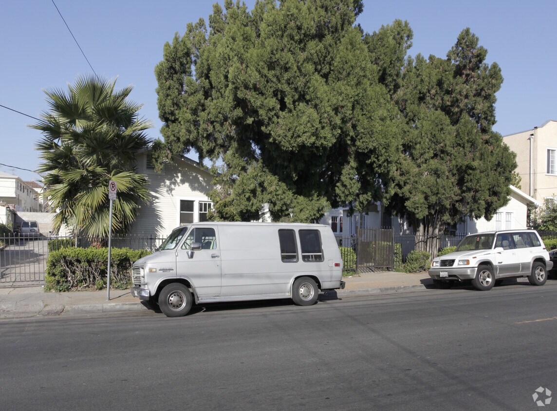 Primary Photo - 323-329 1/2 N Coronado St