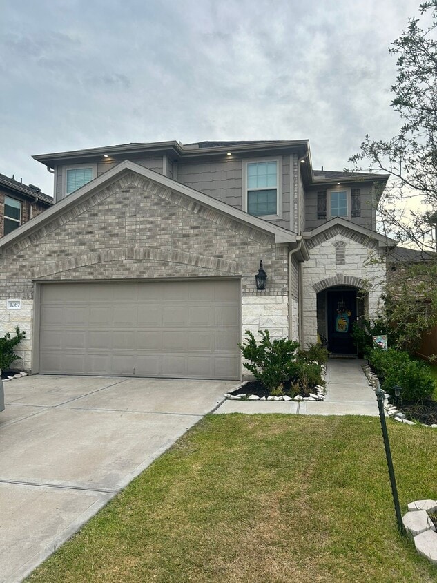 Primary Photo - 1067 Greenshank Dr