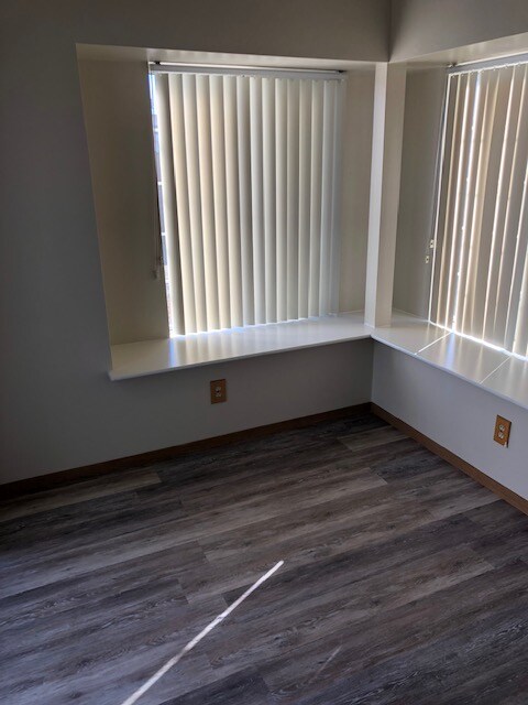 Building Photo - 580 Amanda Ln