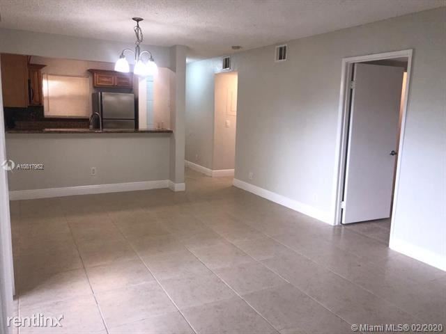 Foto del edificio - 1502 Lake Crystal Dr