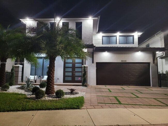 Building Photo - 16025 NW 88th Ct