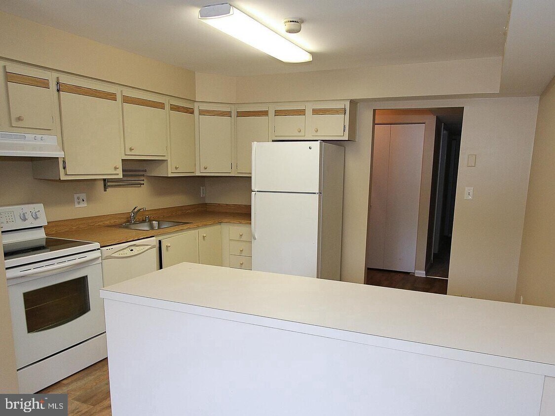 3 Bailiffs Ct Unit 102, LuthervilleTimonium, MD 21093 Condo for Rent