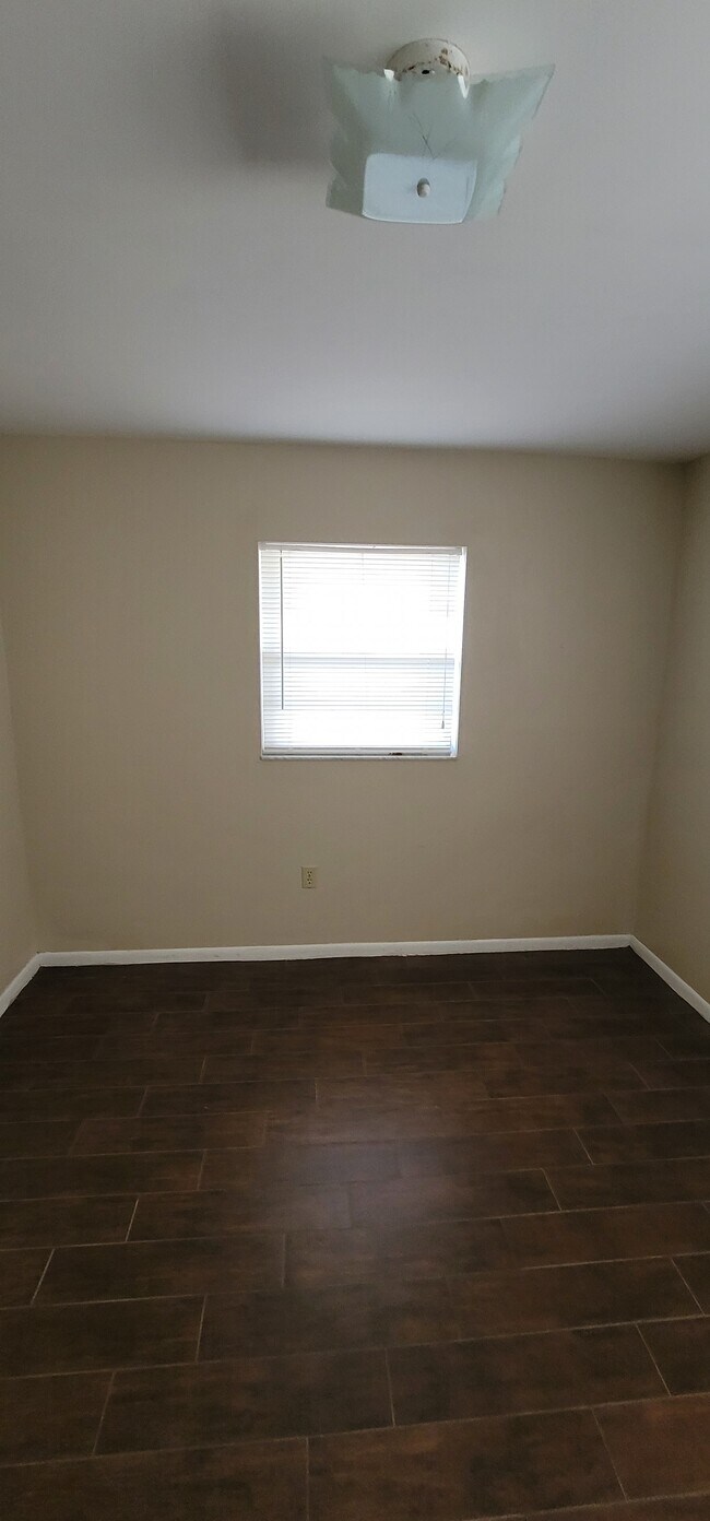 Building Photo - 3005 Reiter Dr