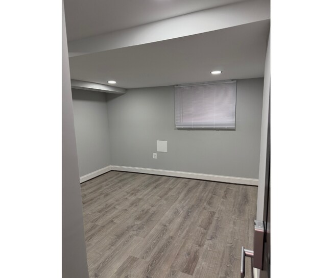 Foto del edificio - 615 N Rosedale St