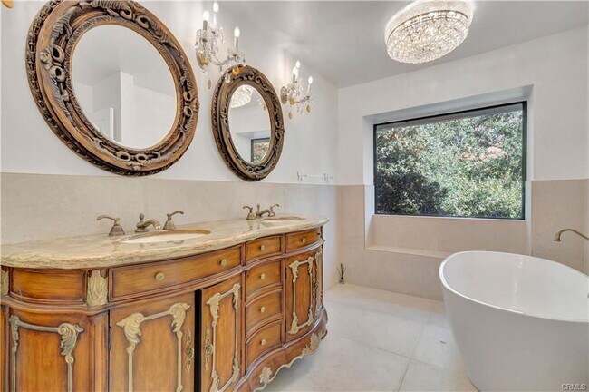 Foto del edificio - 119 Bell Cyn Rd