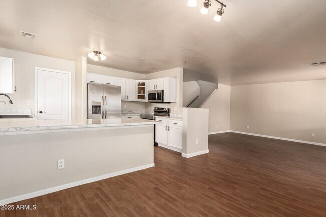 Building Photo - 5722 S 240th Dr