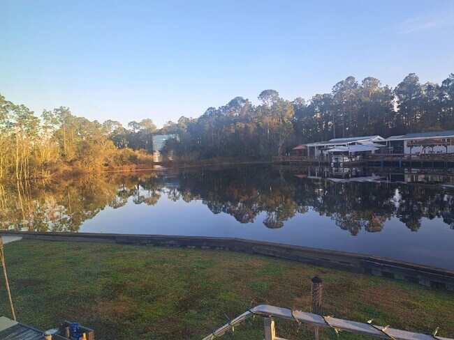 Foto del edificio - Nicely Redone 1/1 on Center Lake