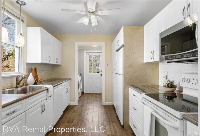 Foto del edificio - 3 br, 1 bath House - 5238 Jahnke Road