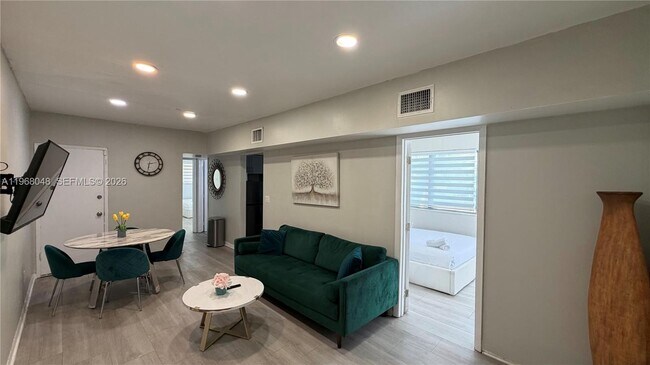 Foto del edificio - 10004 E Bay Harbor Dr