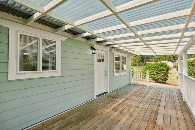 Building Photo - Updated 3-Bedroom Port Orchard Rambler with Covered Porch