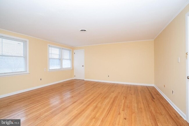 Foto del edificio - 15 Cranbury Rd