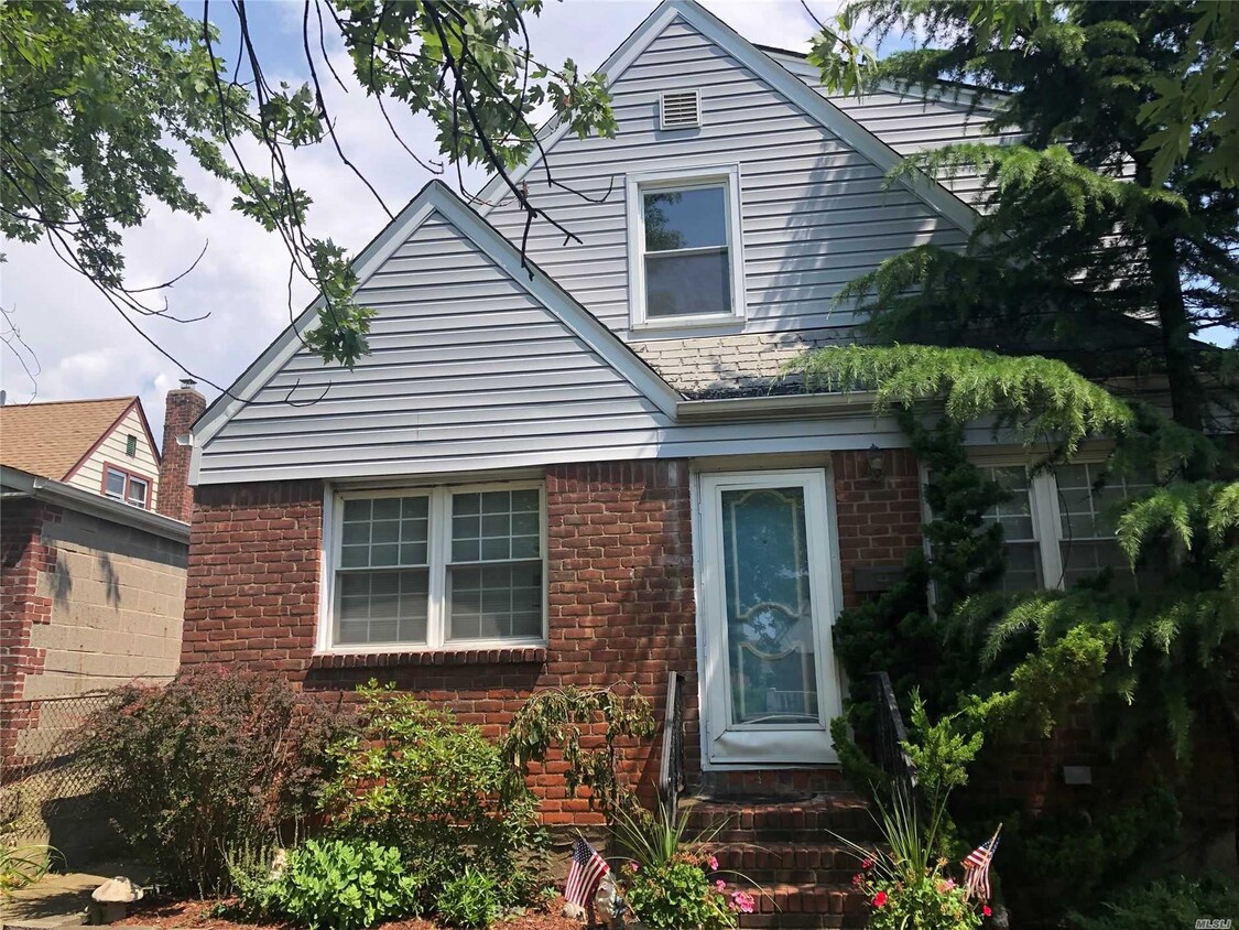 Primary Photo - 128-11 135th Ave