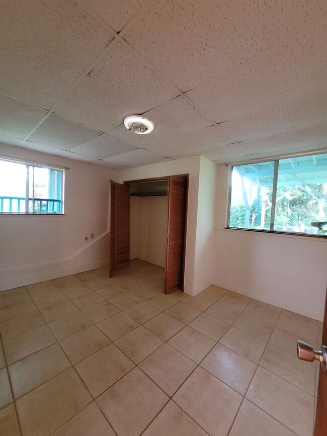 Foto del edificio - 2 Bedroom 1 Bath Downstairs Unit in Hilo