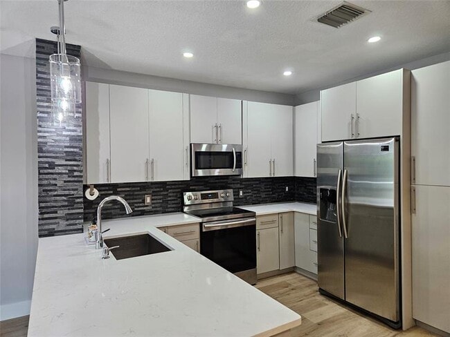 Building Photo - 9749 Porta Leona Ln