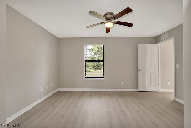 Foto del edificio - 3805 33rd St SW