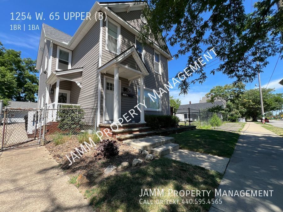 Primary Photo - Remodeled Heart of Gordon Square - 1 bed 1...
