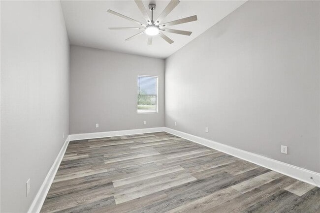 Foto del edificio - 1400 Woodland Hwy