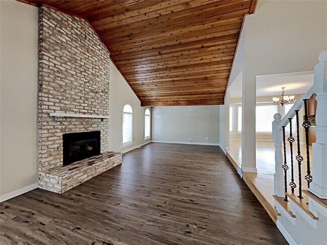 Building Photo - 1009 Hilloway Cir