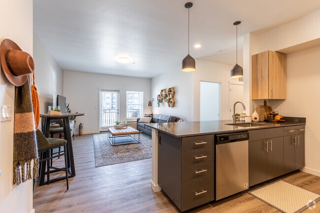 1BR, 1BA - 745SF - Cypress