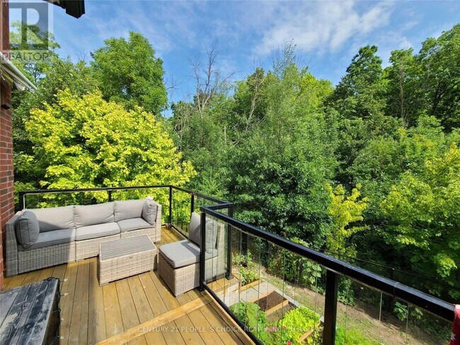 Building Photo - 5609 Meadowcrest Ave