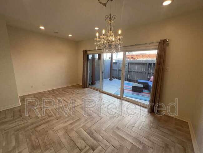 Building Photo - 1805 Stoney Brook Dr