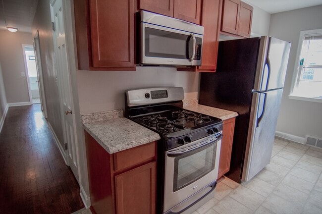 Building Photo - 4149 S 32nd Ave
