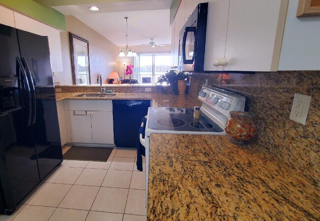 Foto del edificio - 8056 Queen Palm Ln