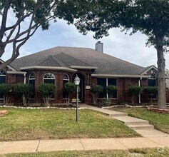 Building Photo - 1310 Sunderland Ct