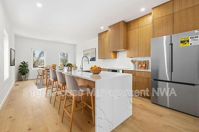 Foto del edificio - 840 SE 8th St