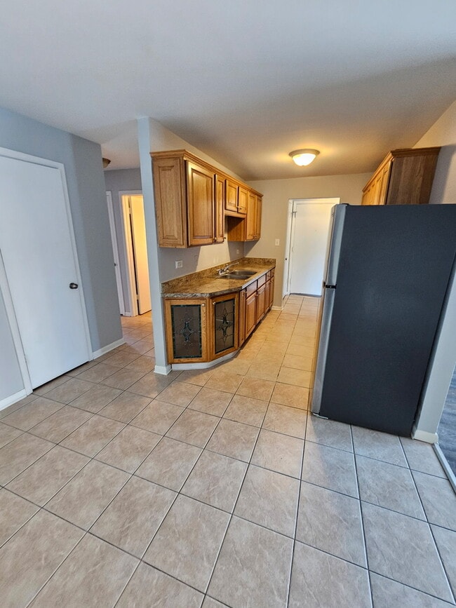 Building Photo - 10326 Mayfield Ave