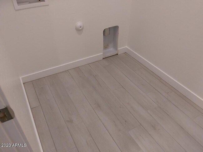 Foto del edificio - 17937 W Golden Ln