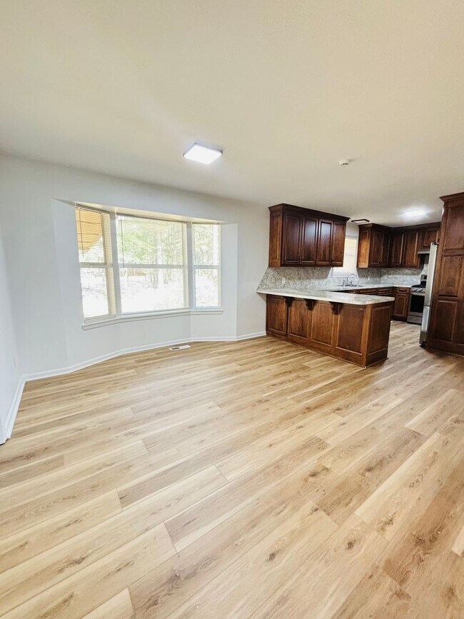 Building Photo - 12403 Dreher Rd