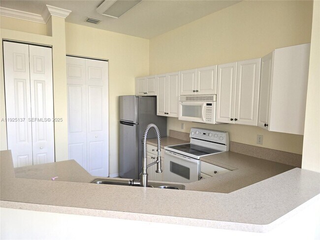 Foto del edificio - 4402 SW 160th Ave