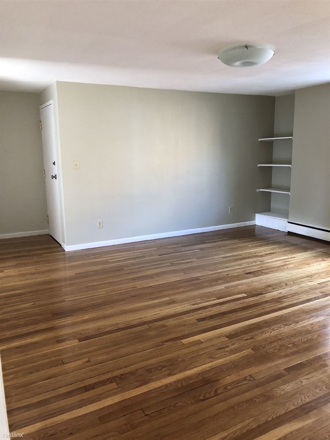 Building Photo - 2 br, 1 bath Condo - 43 Colborne Rd #3